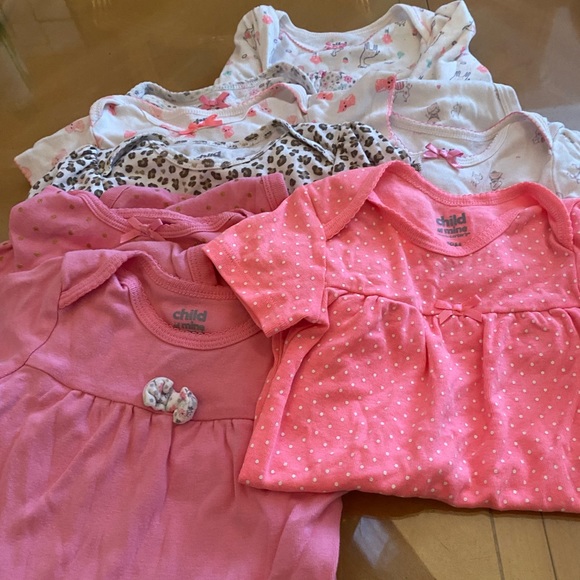 8 Baby Girls Under Shirts - Picture 4 of 6